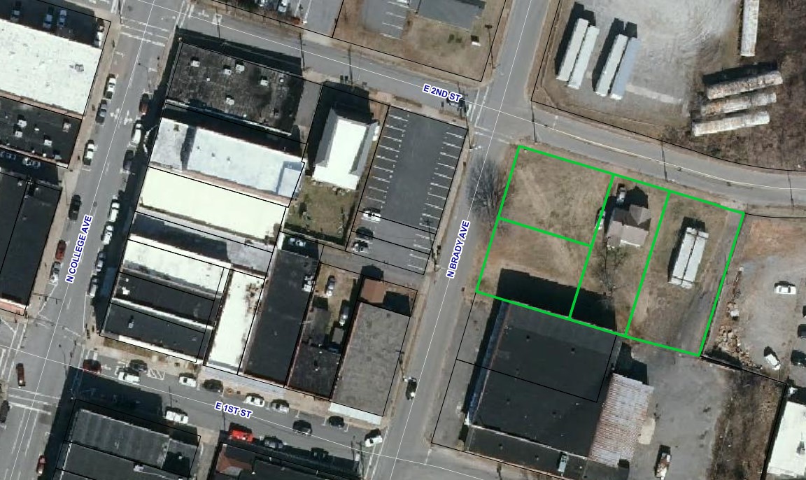 207 E 2Nd St, Newton, NC 28658