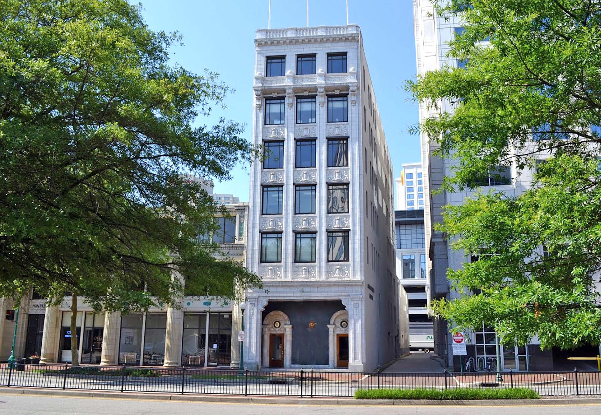 201 E City Hall Ave, Norfolk, VA 23510