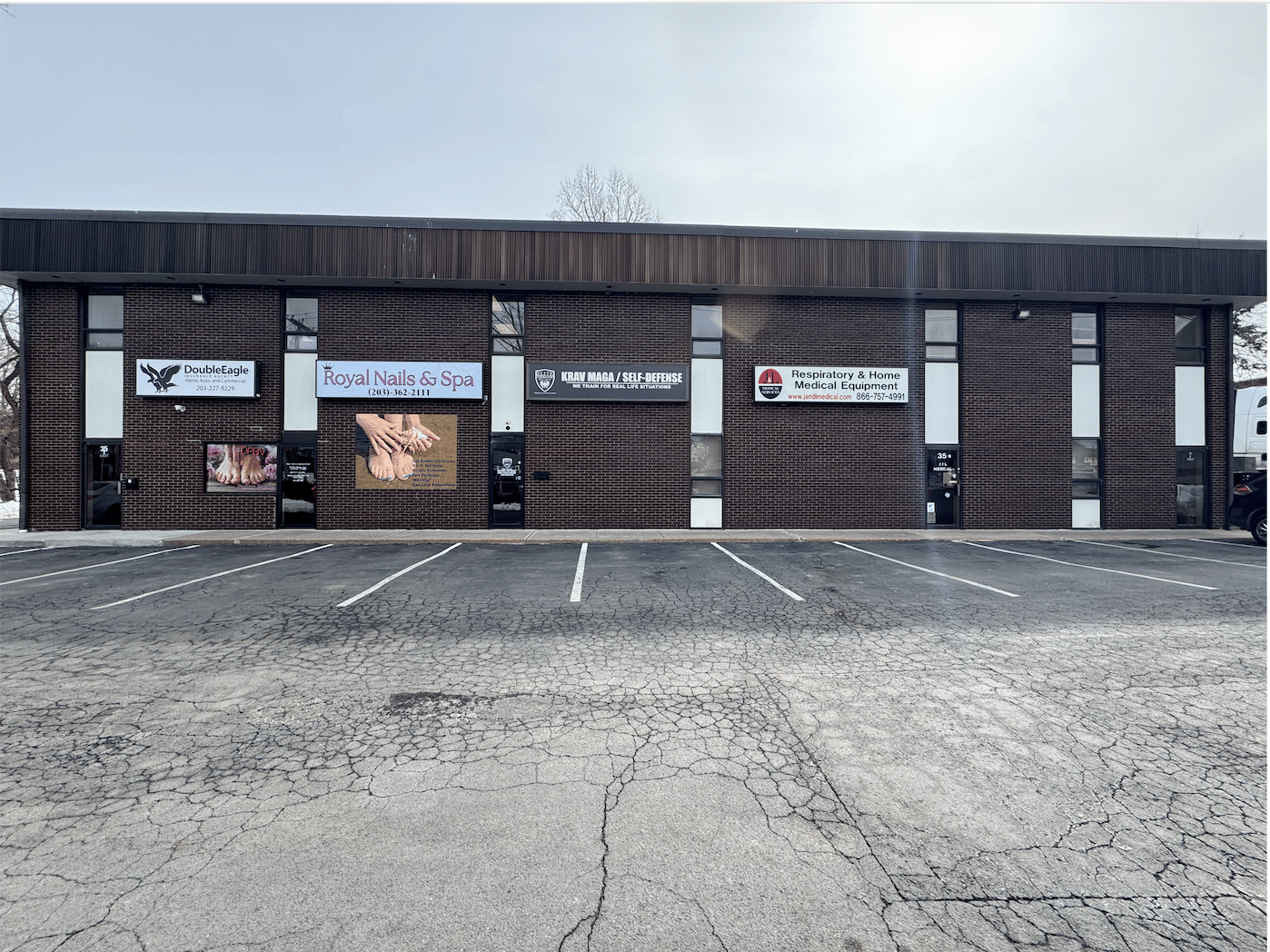 35 Kings Hwy E, Fairfield, CT 06825