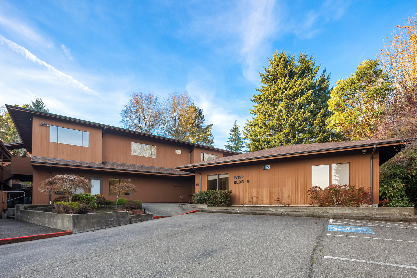 16122 8Th Ave SW, Burien, WA 98166