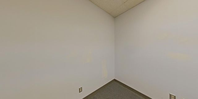 3305366