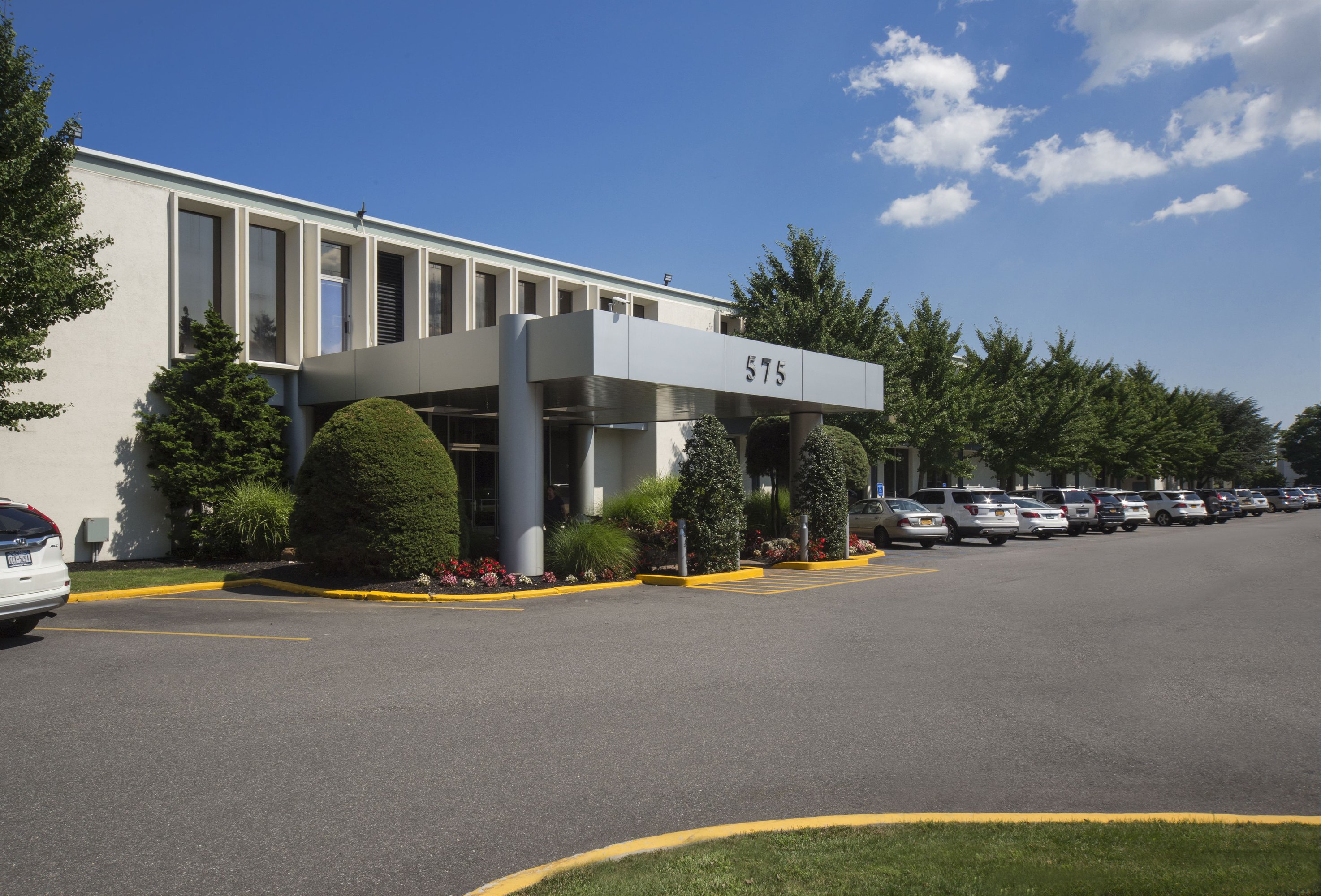 575 Underhill Blvd, Syosset, NY 11791