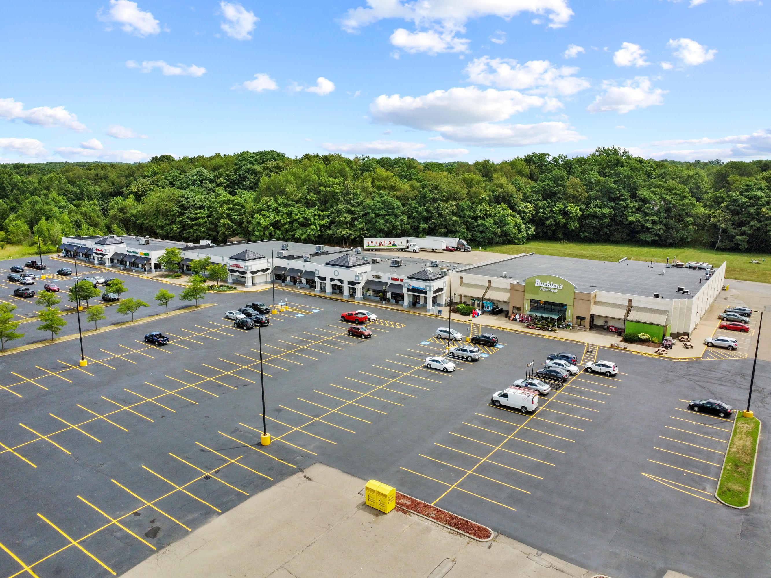 4045 S Main St, Akron, OH 44319