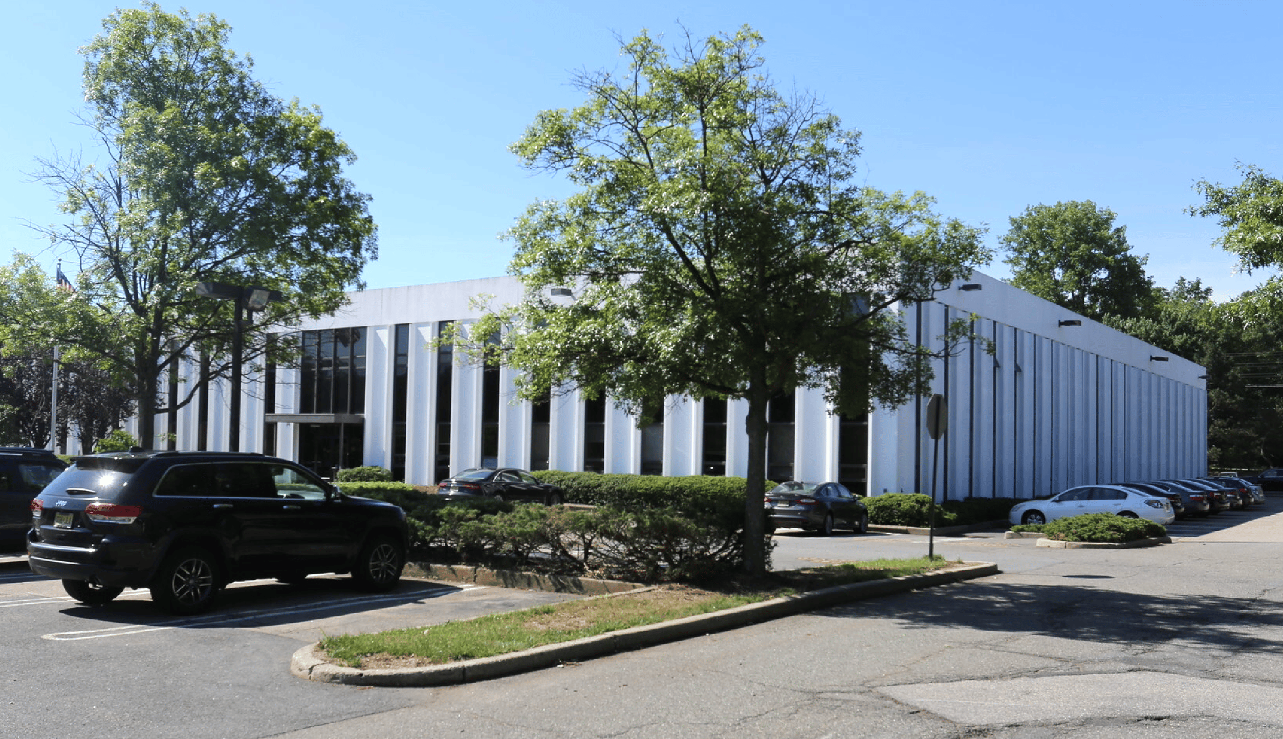 3 Wing Dr, Cedar Knolls, NJ 07927