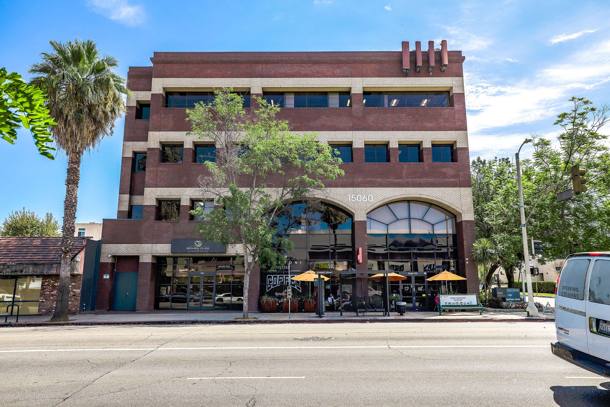 15060 Ventura Blvd, Sherman Oaks, CA 91403