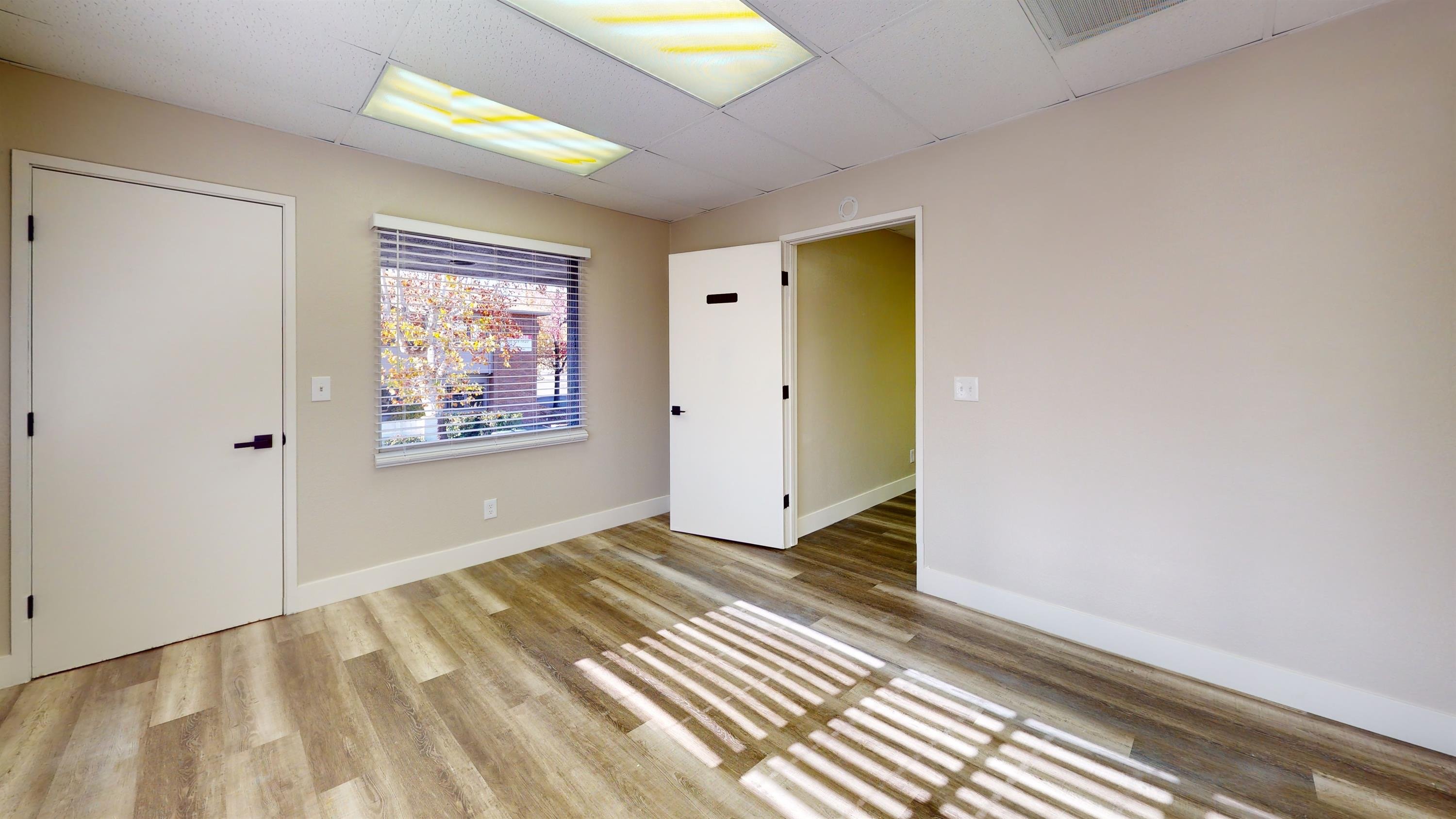 3851432