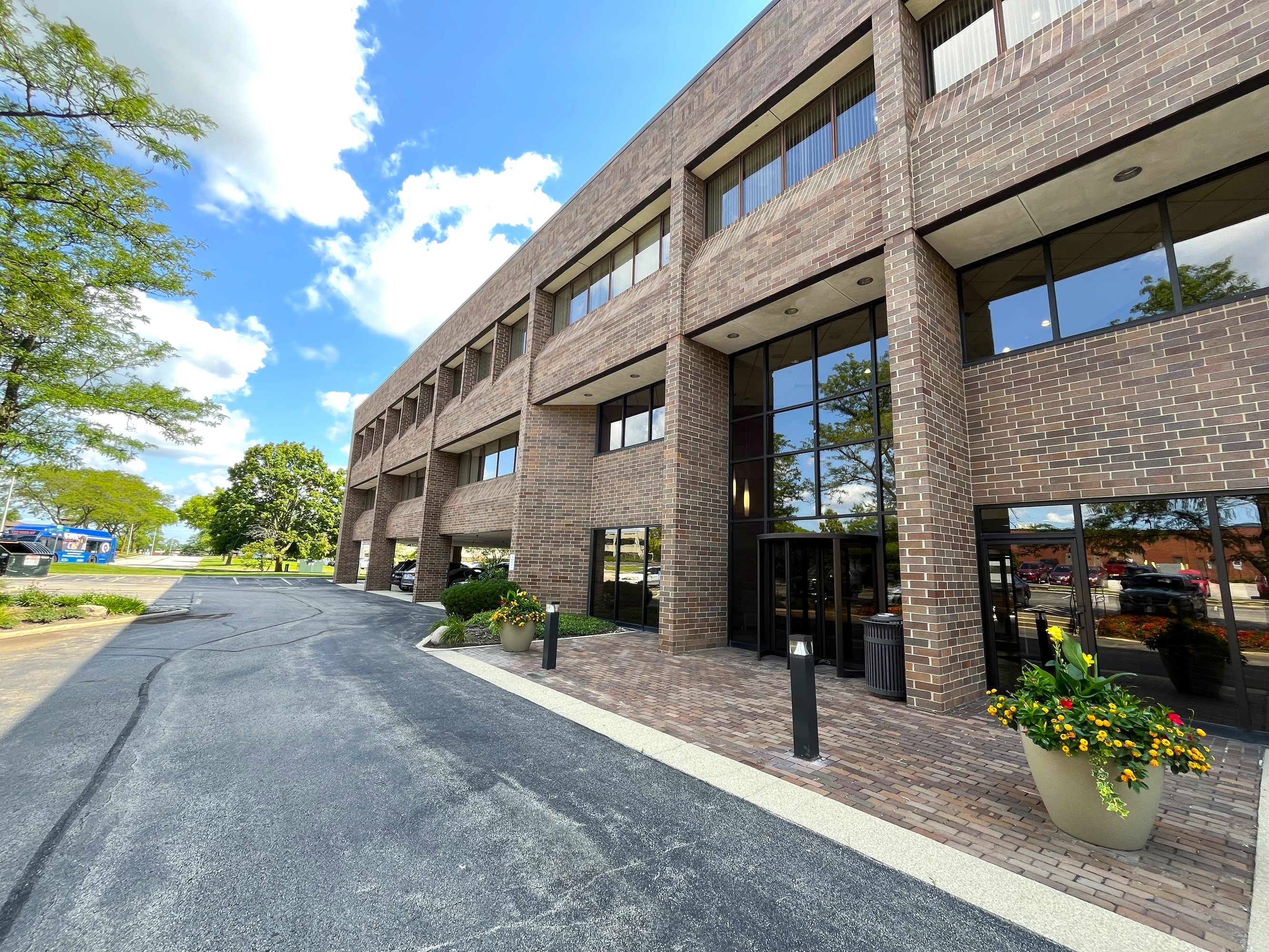 1401 Branding Ave, Downers Grove, IL 60515