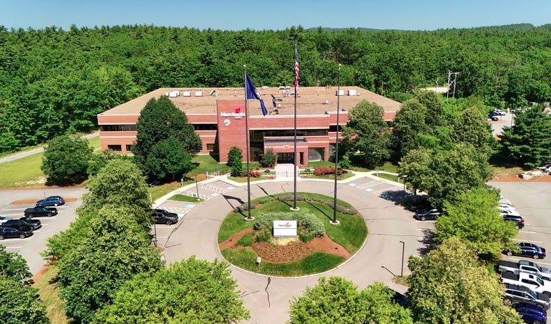 14 Central Park Dr, Hooksett, NH 03106