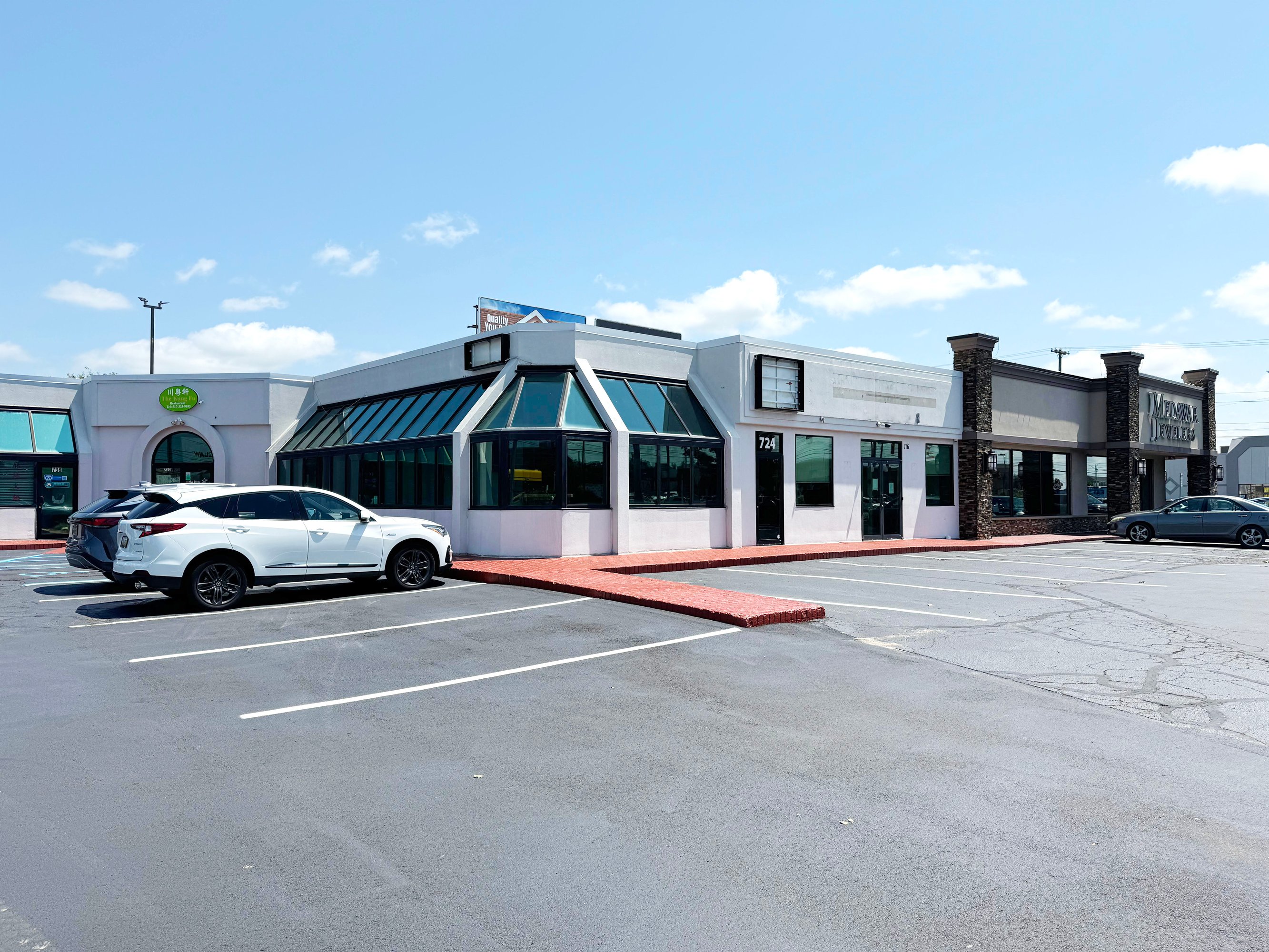 3101 E Saginaw St, Lansing, MI 48912