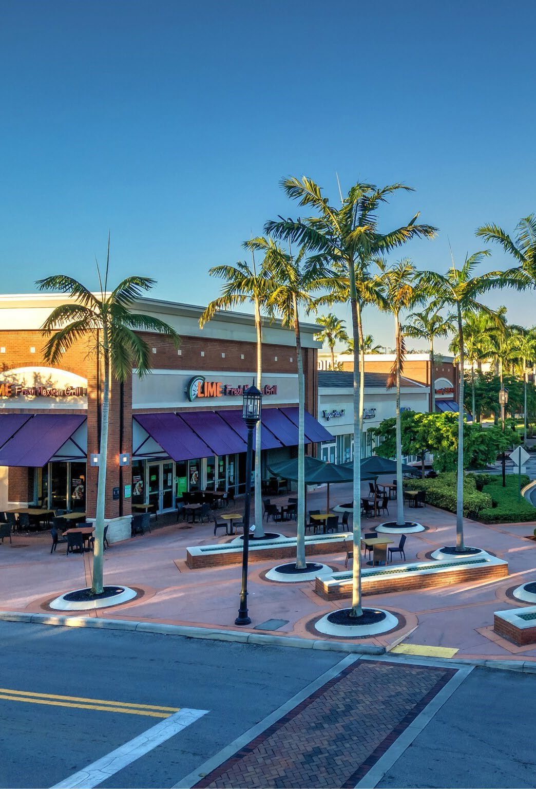 801 S University Dr, Plantation, FL 33324