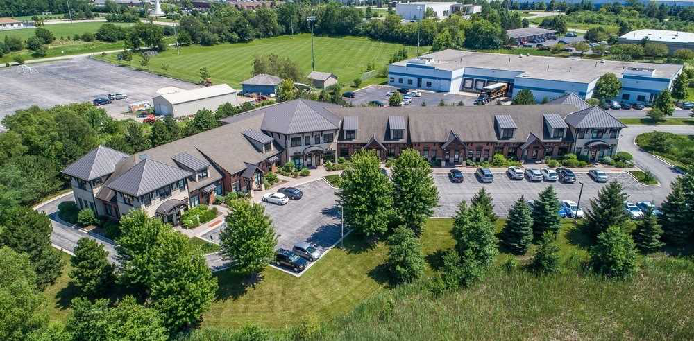 1232 American Way, Libertyville, IL 60048