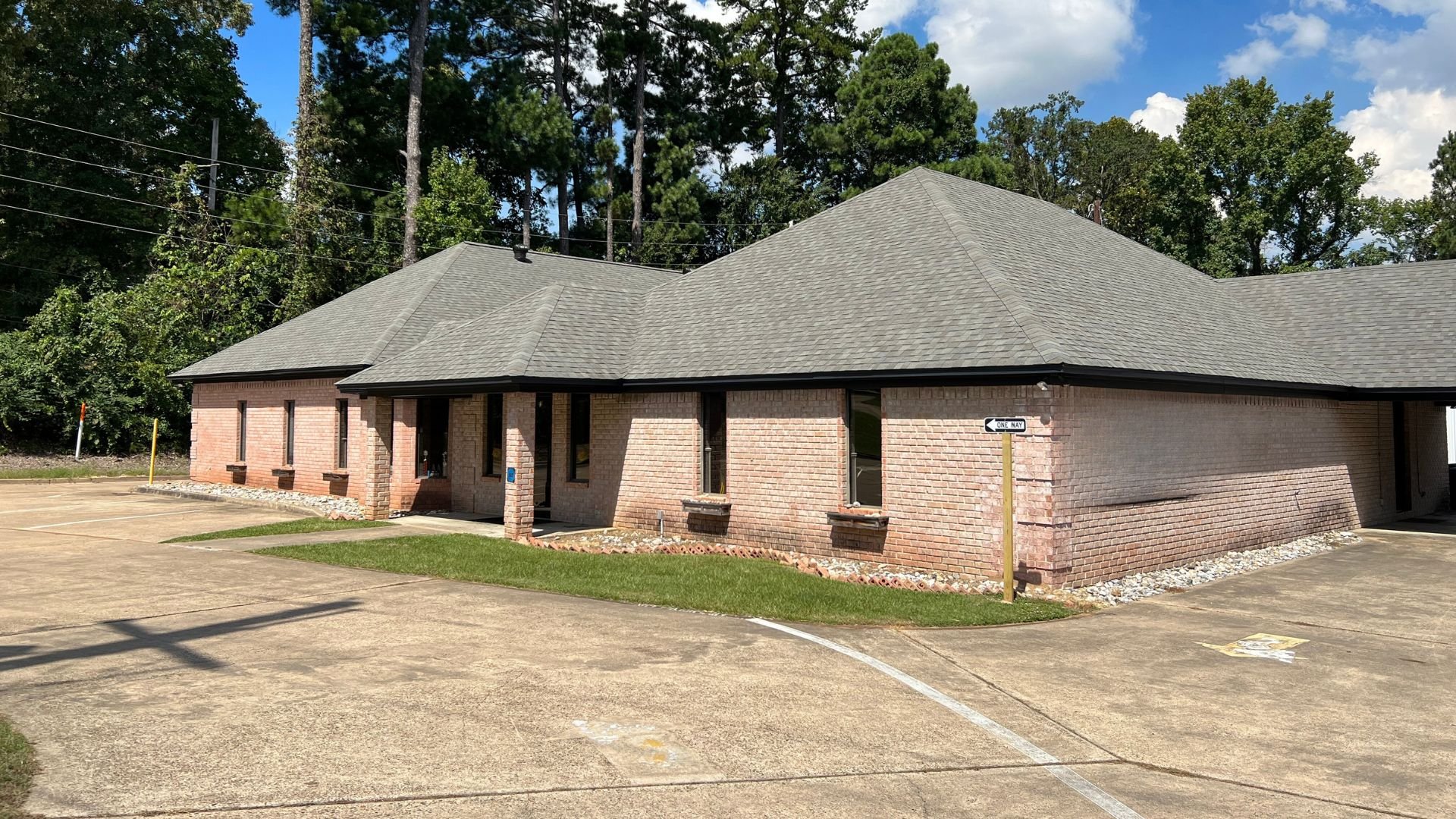 835 Redwater Rd, Wake Village, TX 75501