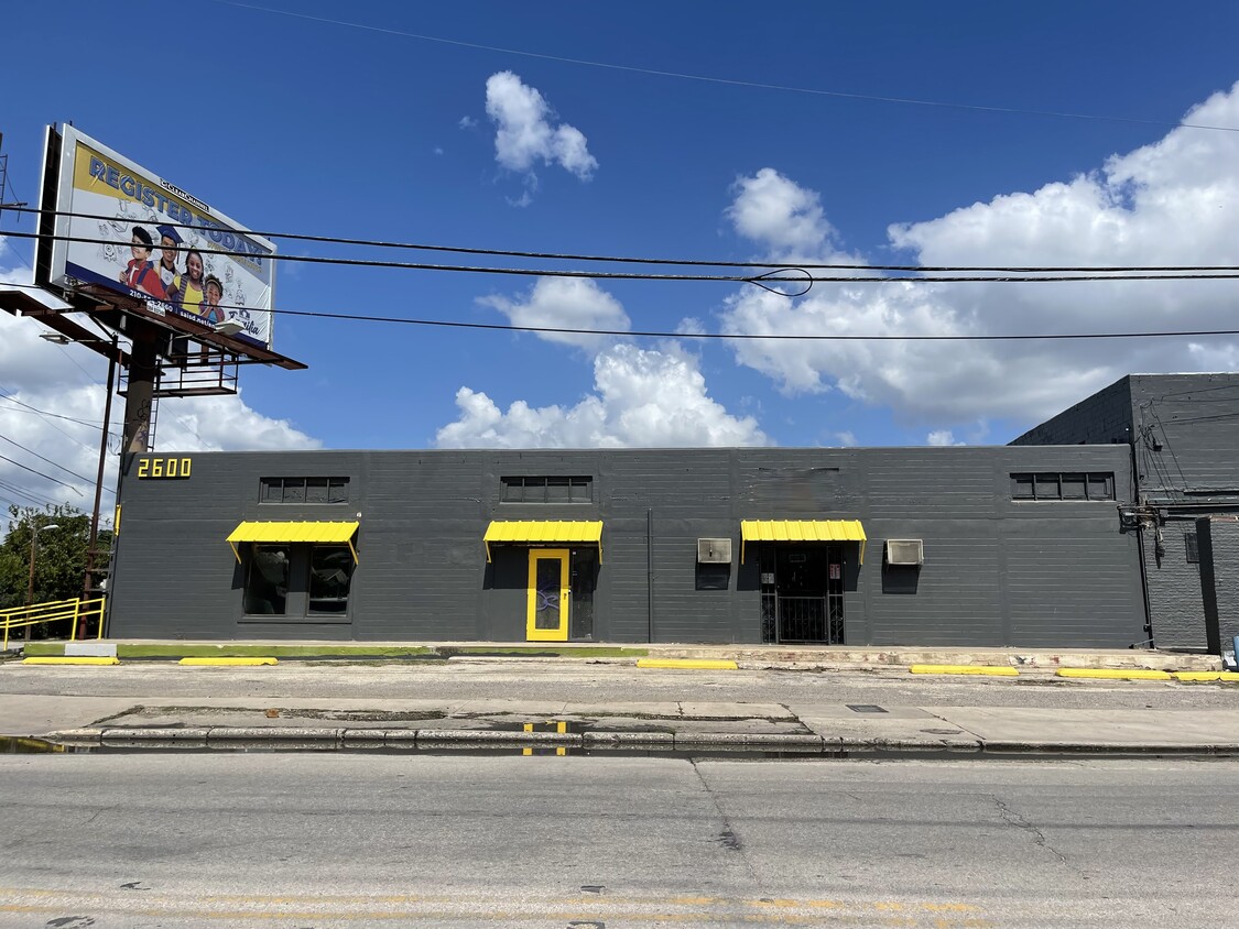 2600 S Flores St, San Antonio, TX 78204
