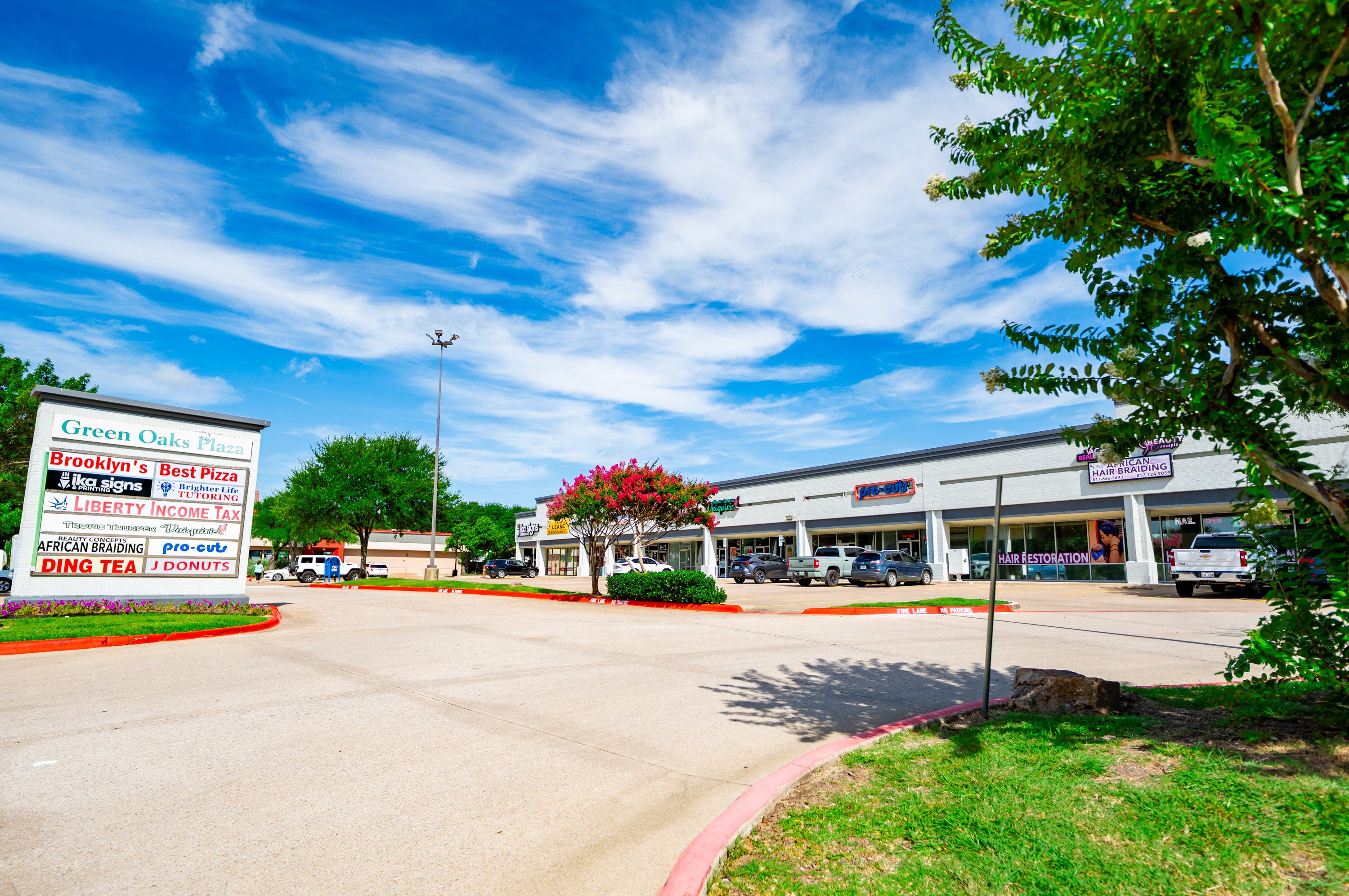2425 SE Green Oaks Blvd, Arlington, TX 76018