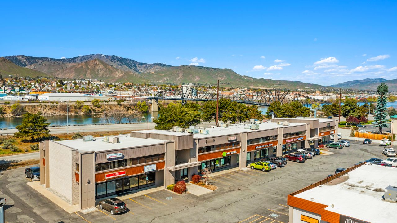 636 Valley Mall Pkwy, East Wenatchee, WA 98802