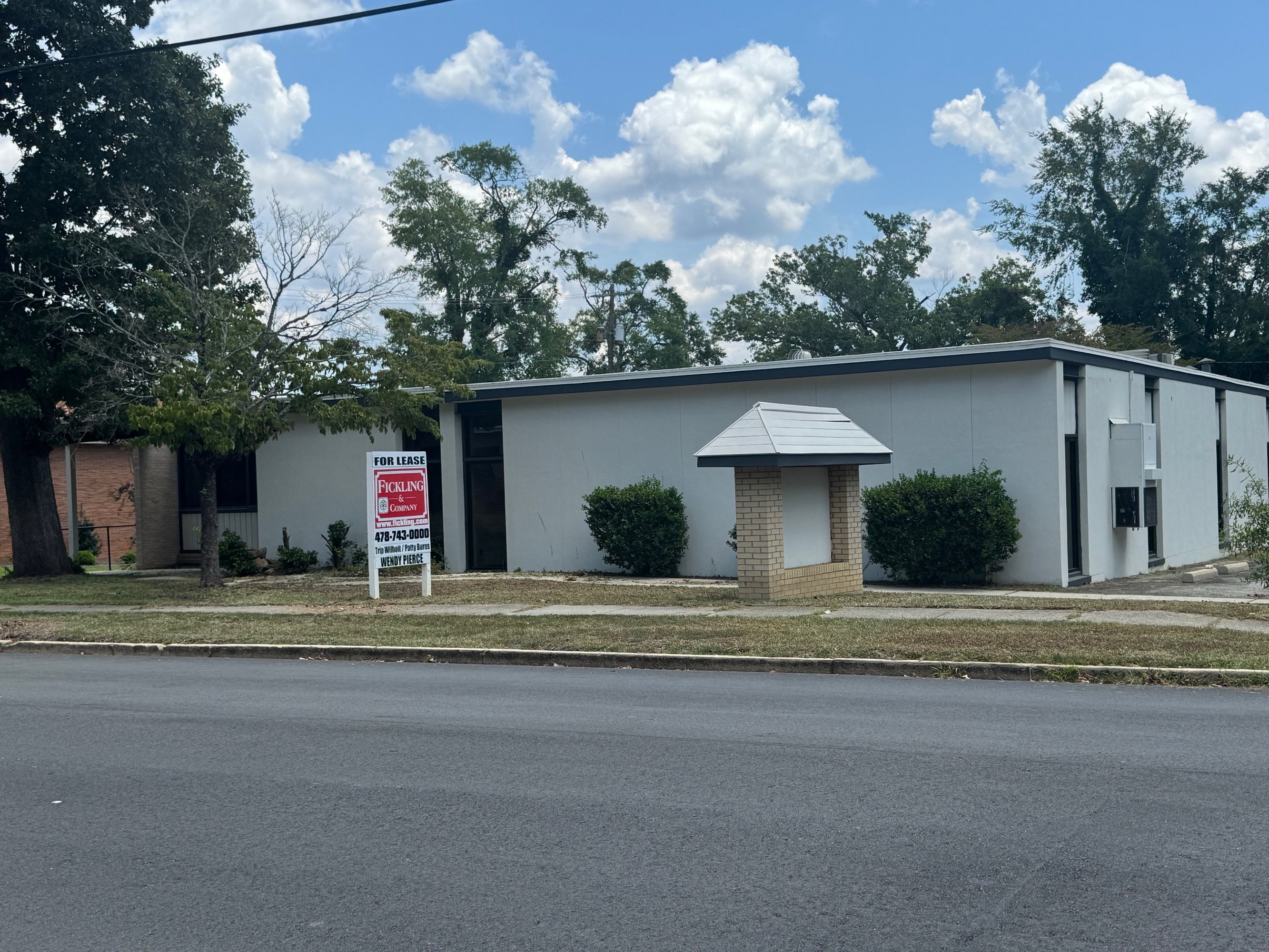 606 Academy Ave, Dublin, GA 31021