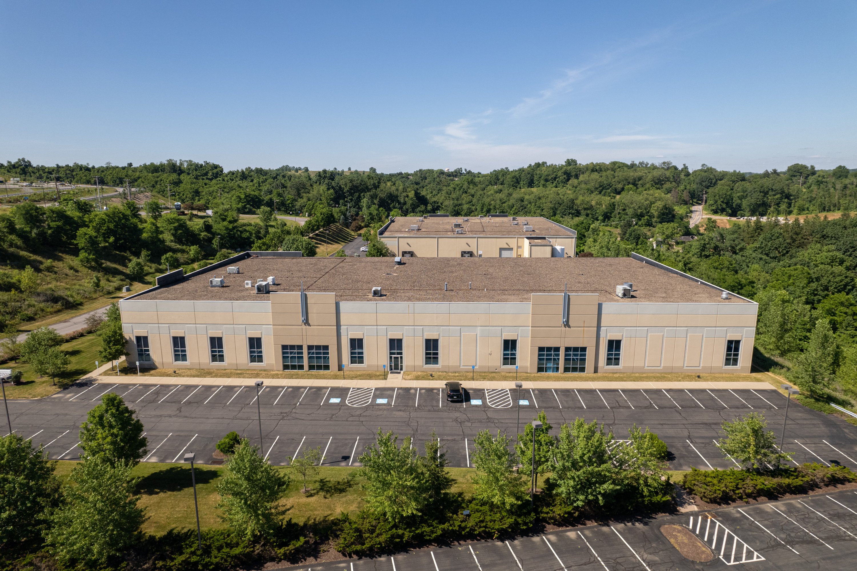 2000 Mcclaren Woods Dr, Coraopolis, PA 15108