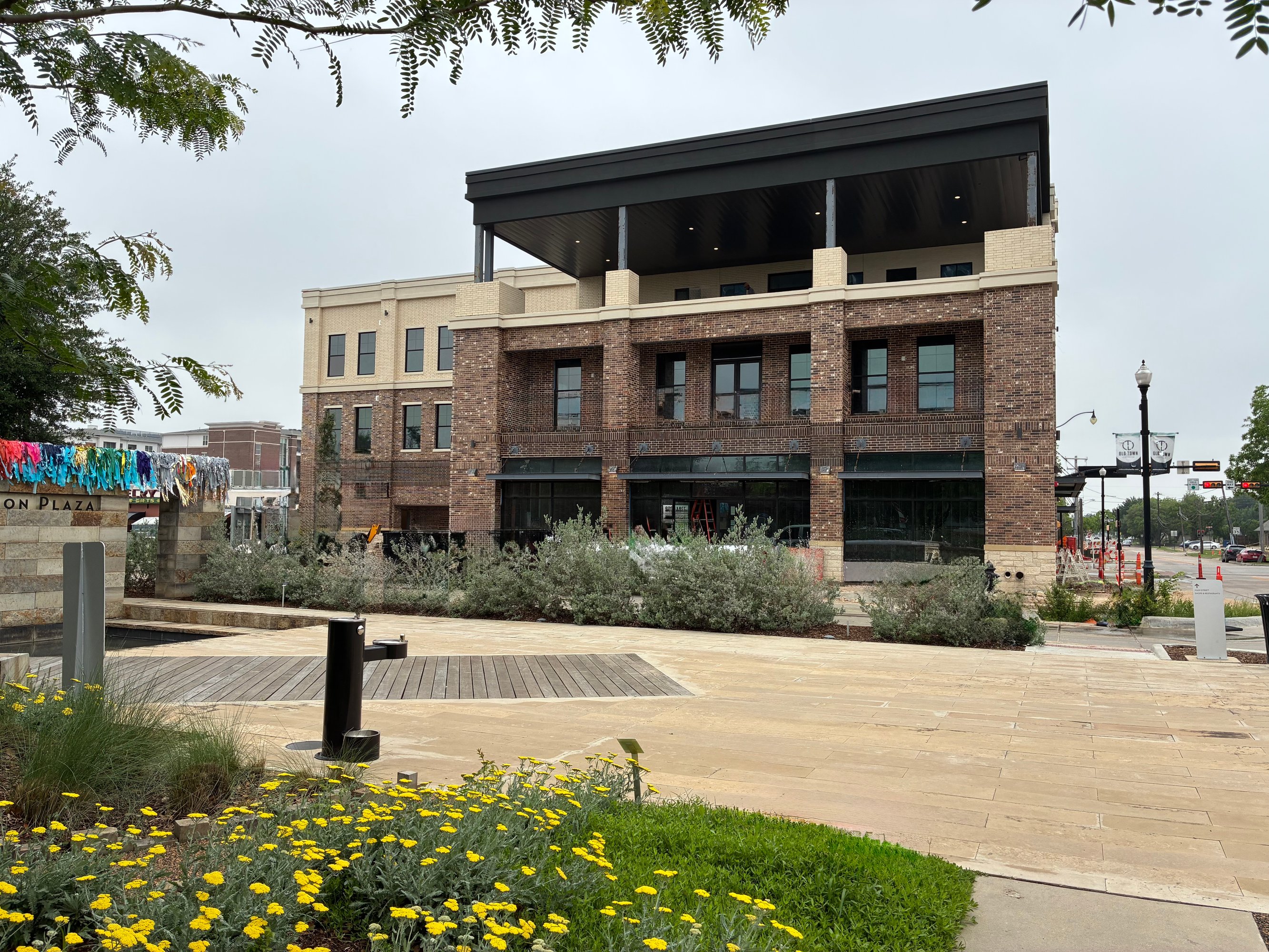 191 W Main St, Lewisville, TX 75057