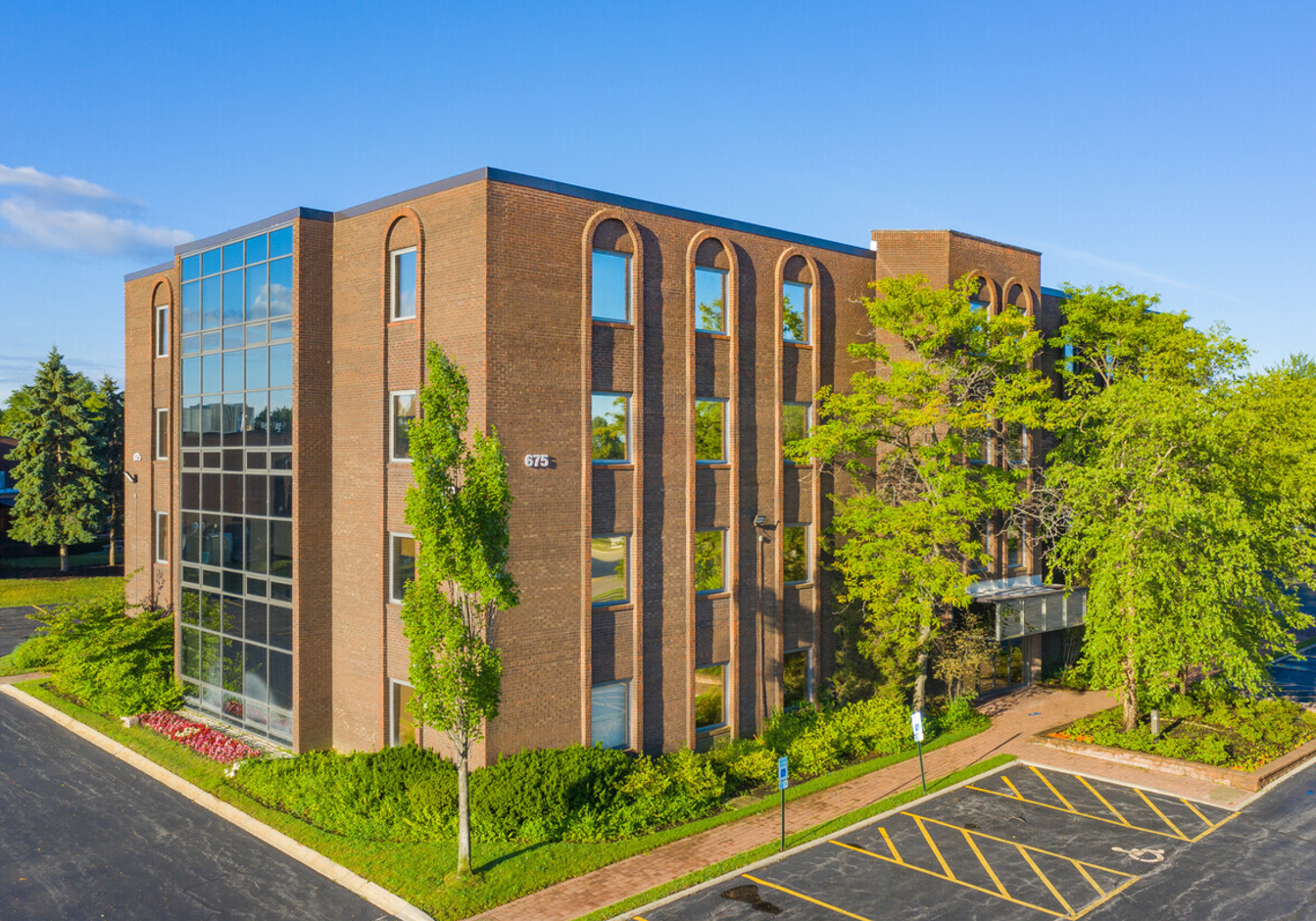 675 N North Ct, Palatine, IL 60067