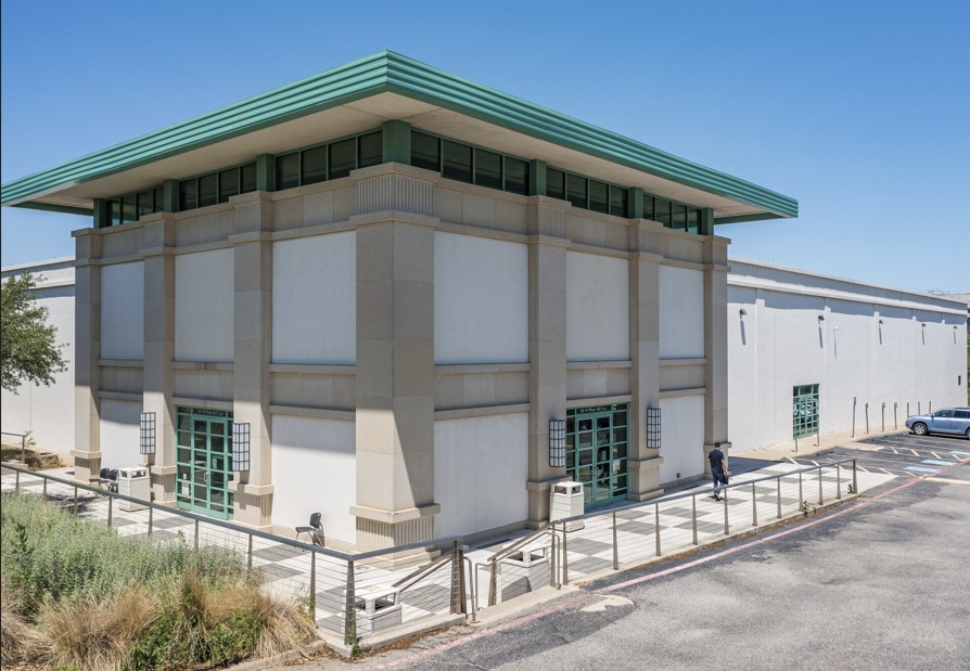 1329 W Walnut Hill Ln, Irving, TX 75038