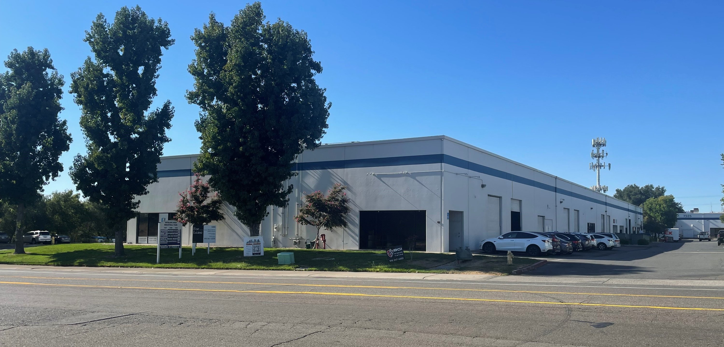 7307 Roseville Rd, Sacramento, CA 95842