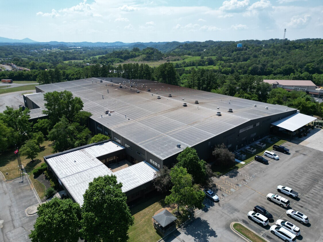 128 River Bend Dr, Sevierville, TN 37876