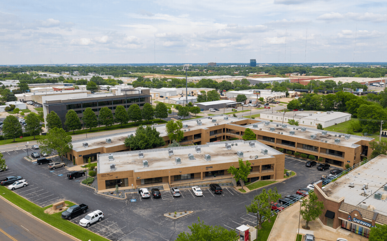 1000 W Wilshire Blvd, Nichols Hills, OK 73116