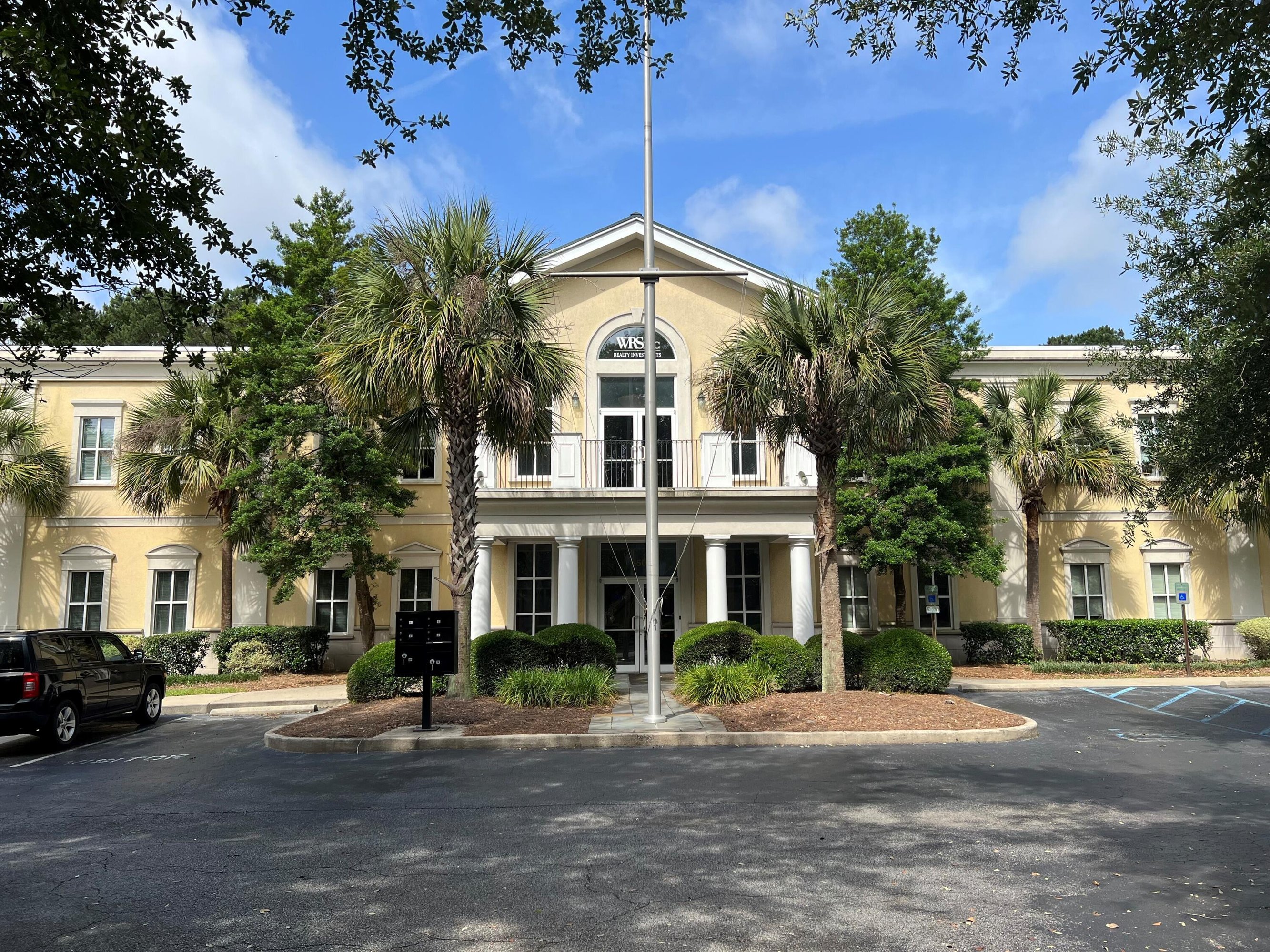 550 Long Point Rd, Mt Pleasant, SC 29464