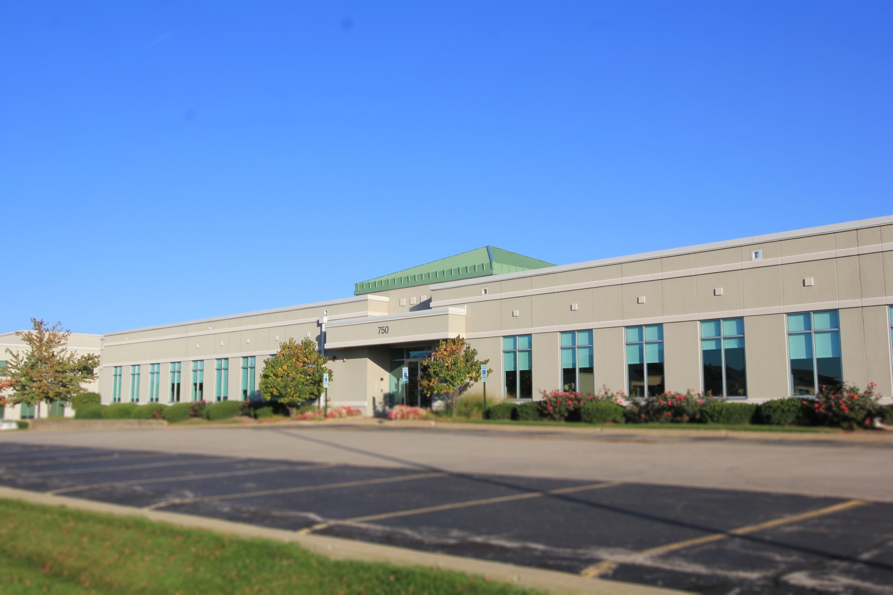 750 Estate Dr, Deerfield, IL 60015