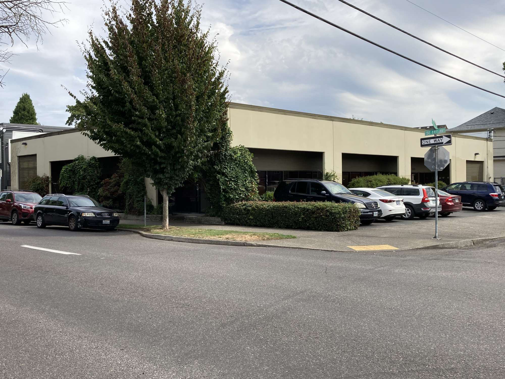 2324 SE Caruthers St, Portland, OR 97214