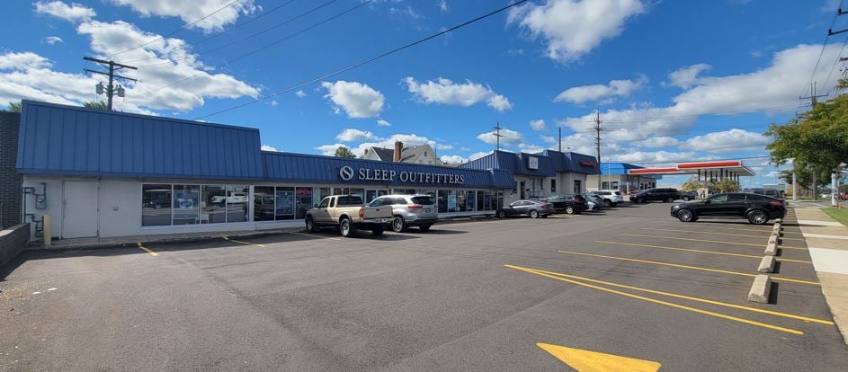 6010 Mayfield Rd, Mayfield Heights, OH 44124