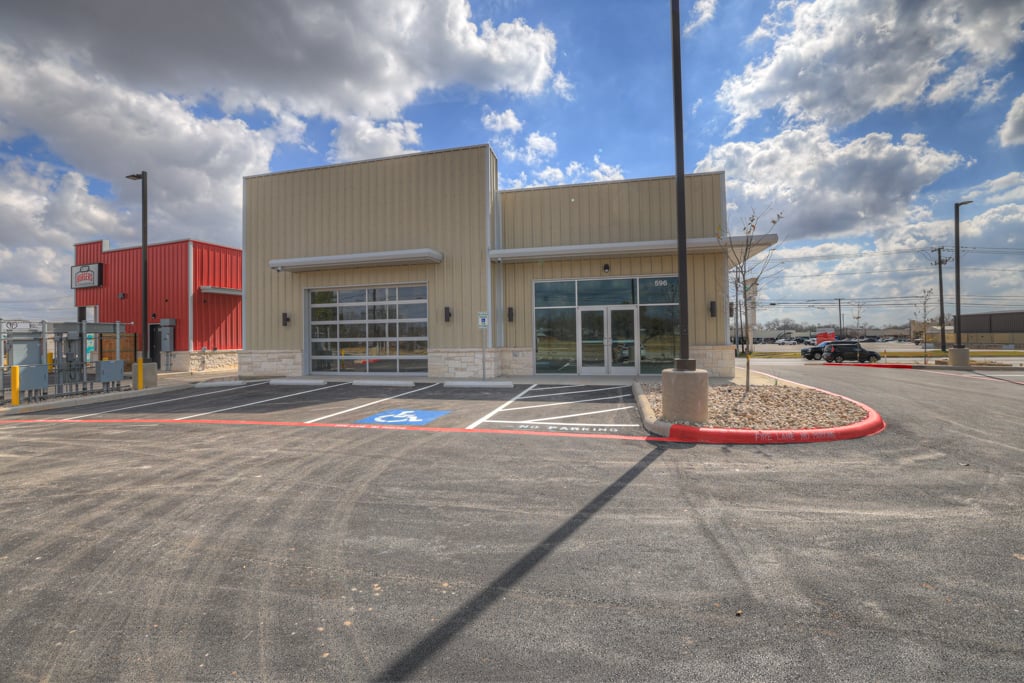 596 S Business Ih 35, New Braunfels, TX 78130
