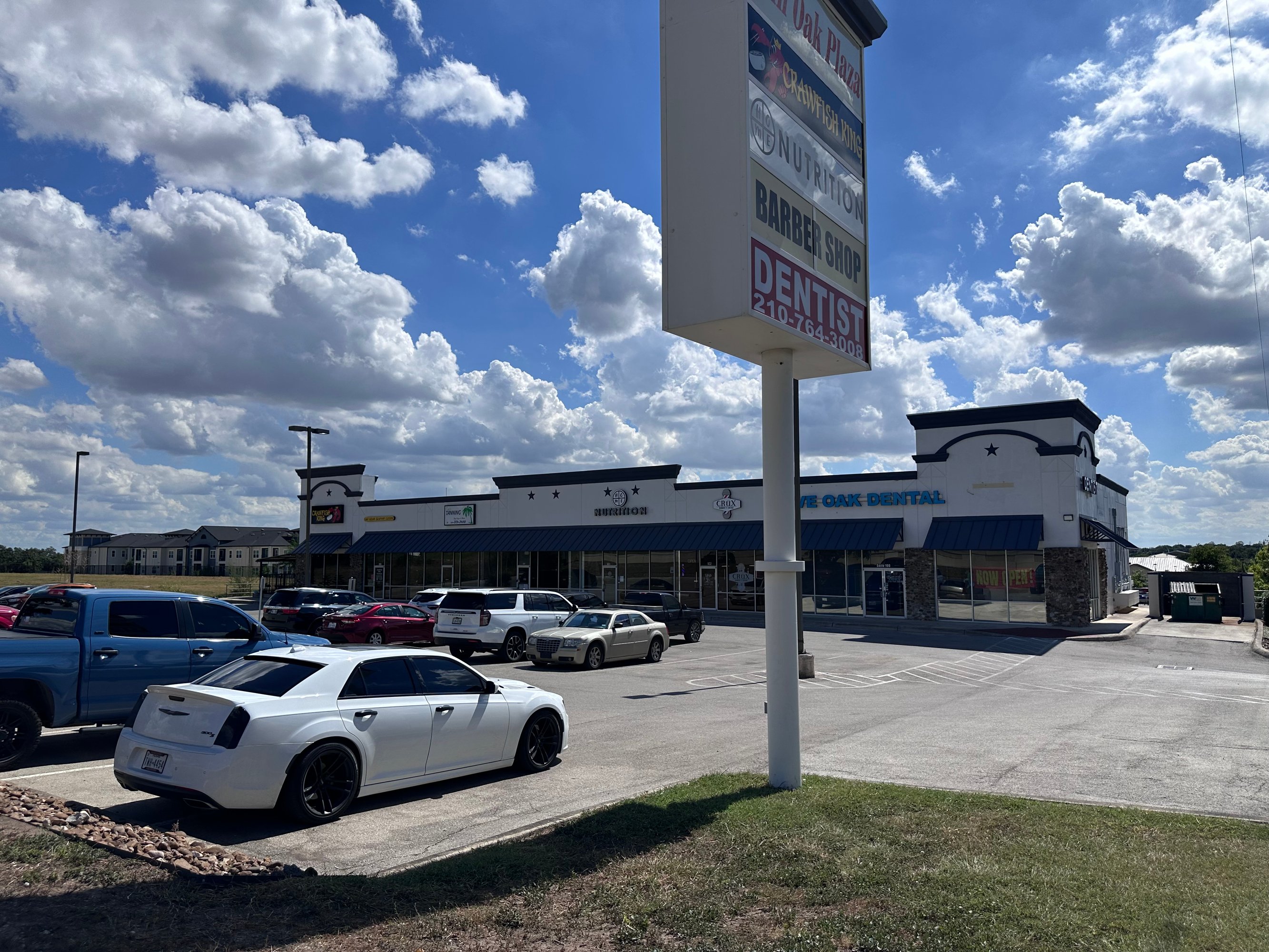 8142 Shin Oak Dr, Live Oak, TX 78233
