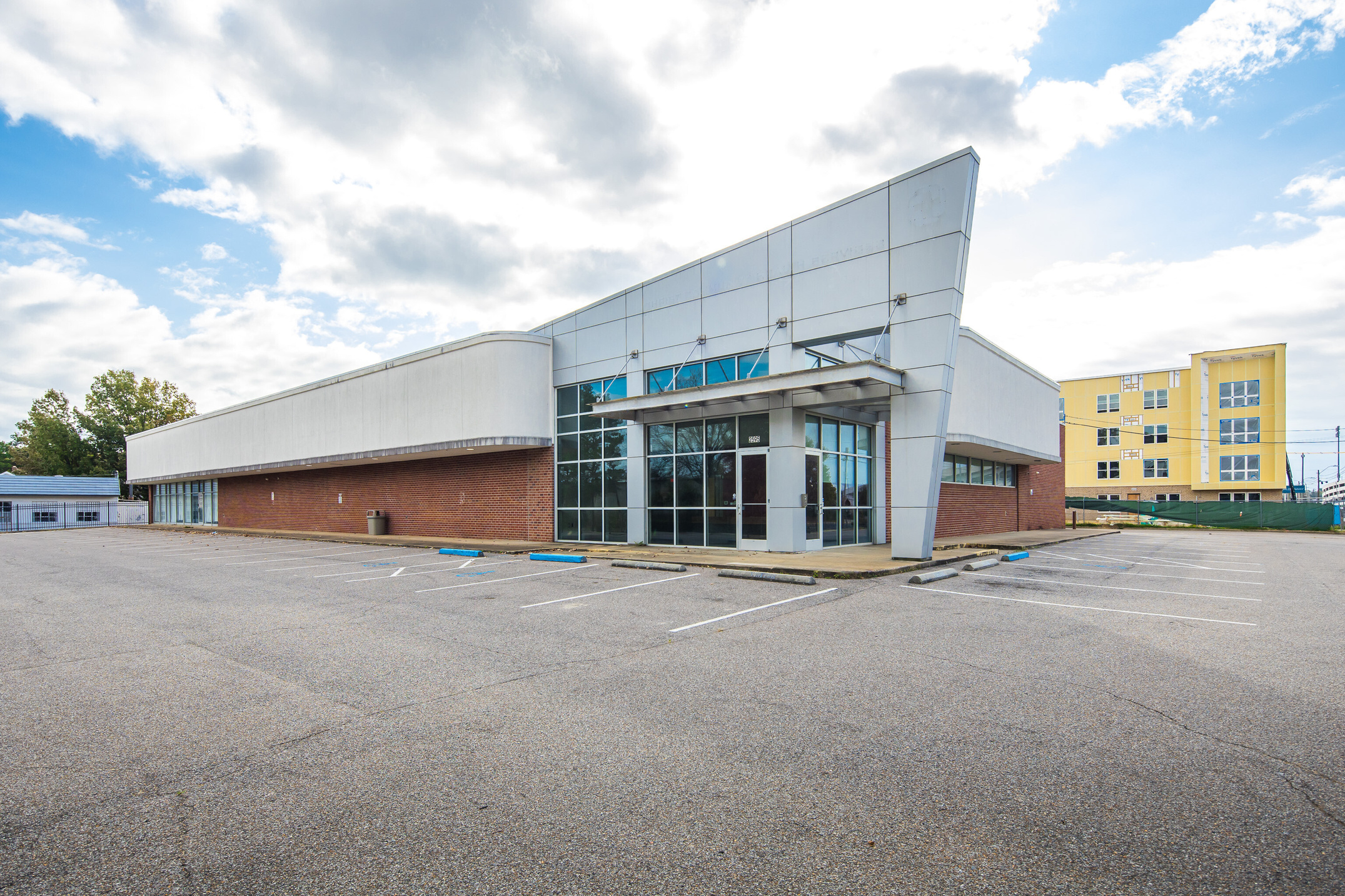 2595 Central Ave, Memphis, TN 38104