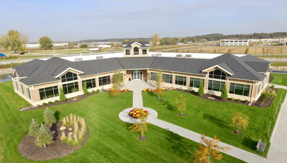 5015 NW Canal St, Riverside, MO 64150