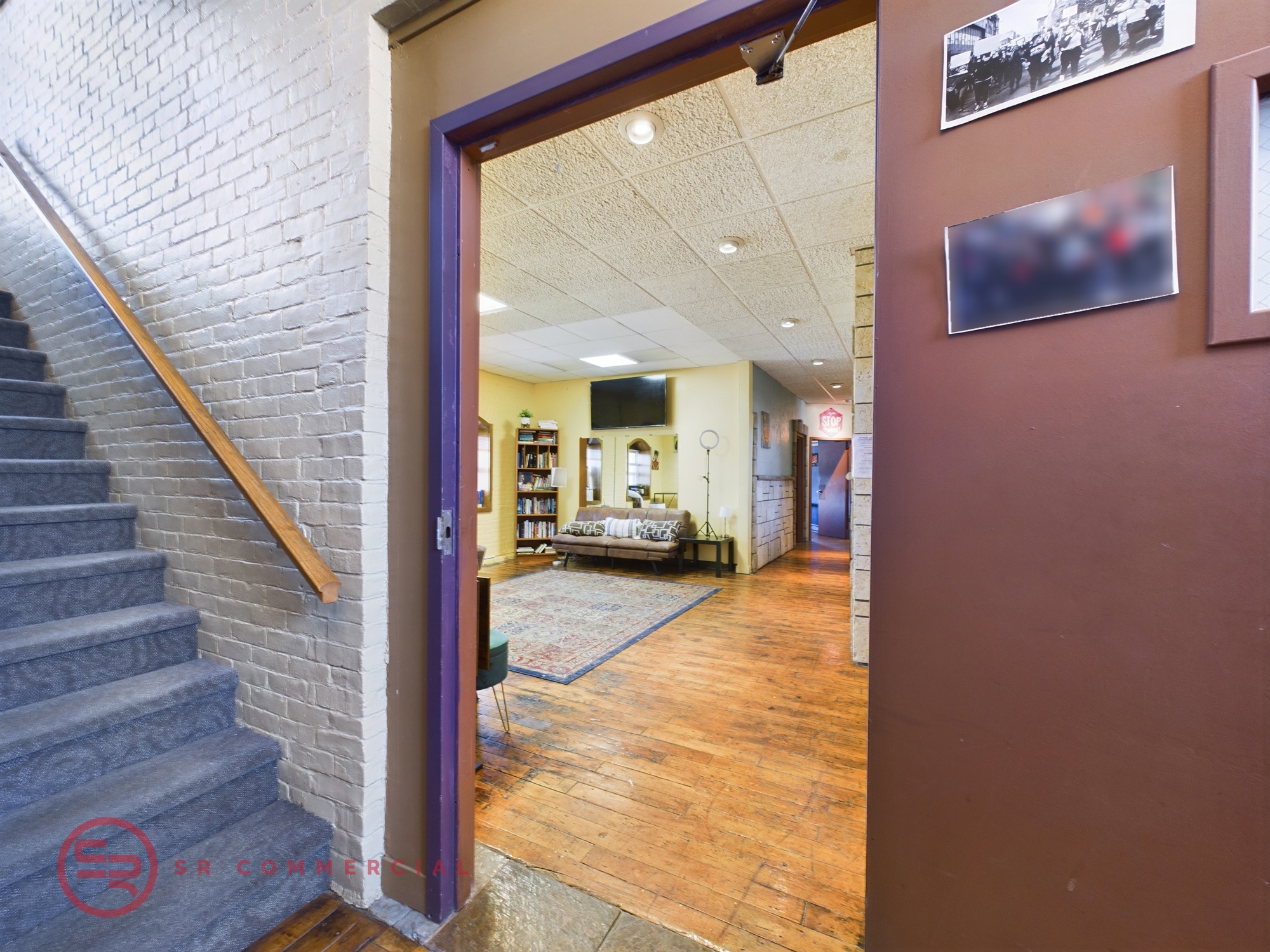 10 Gatehouse Rd, Holyoke, MA 01040