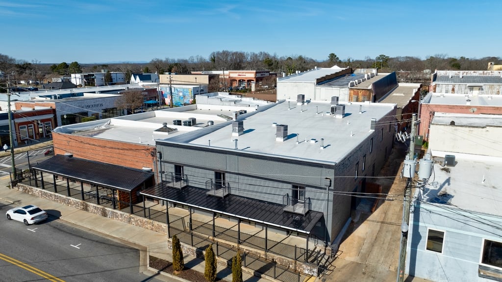 34 Depot St, Hartwell, GA 30643
