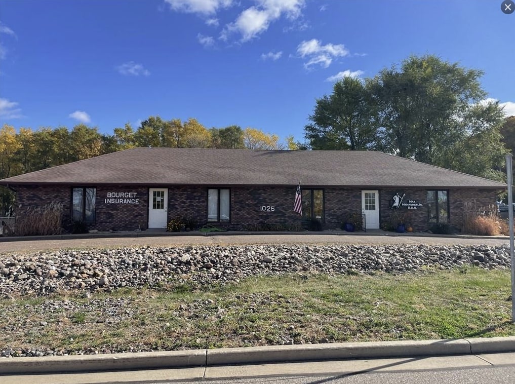 1025 N Hastings Way, Eau Claire, WI 54703