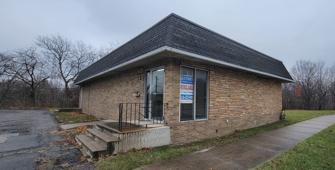 11721 Bellaire Rd, Cleveland, OH 44135