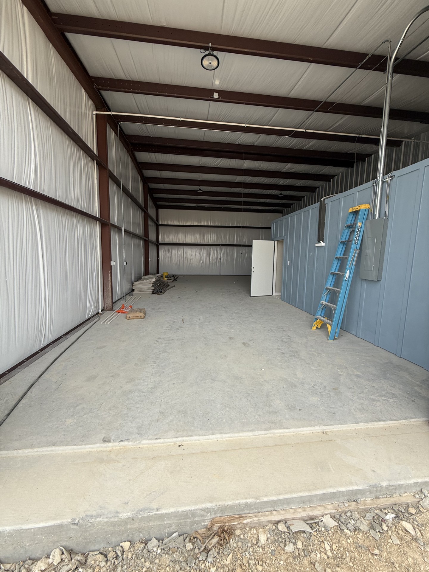 3113921