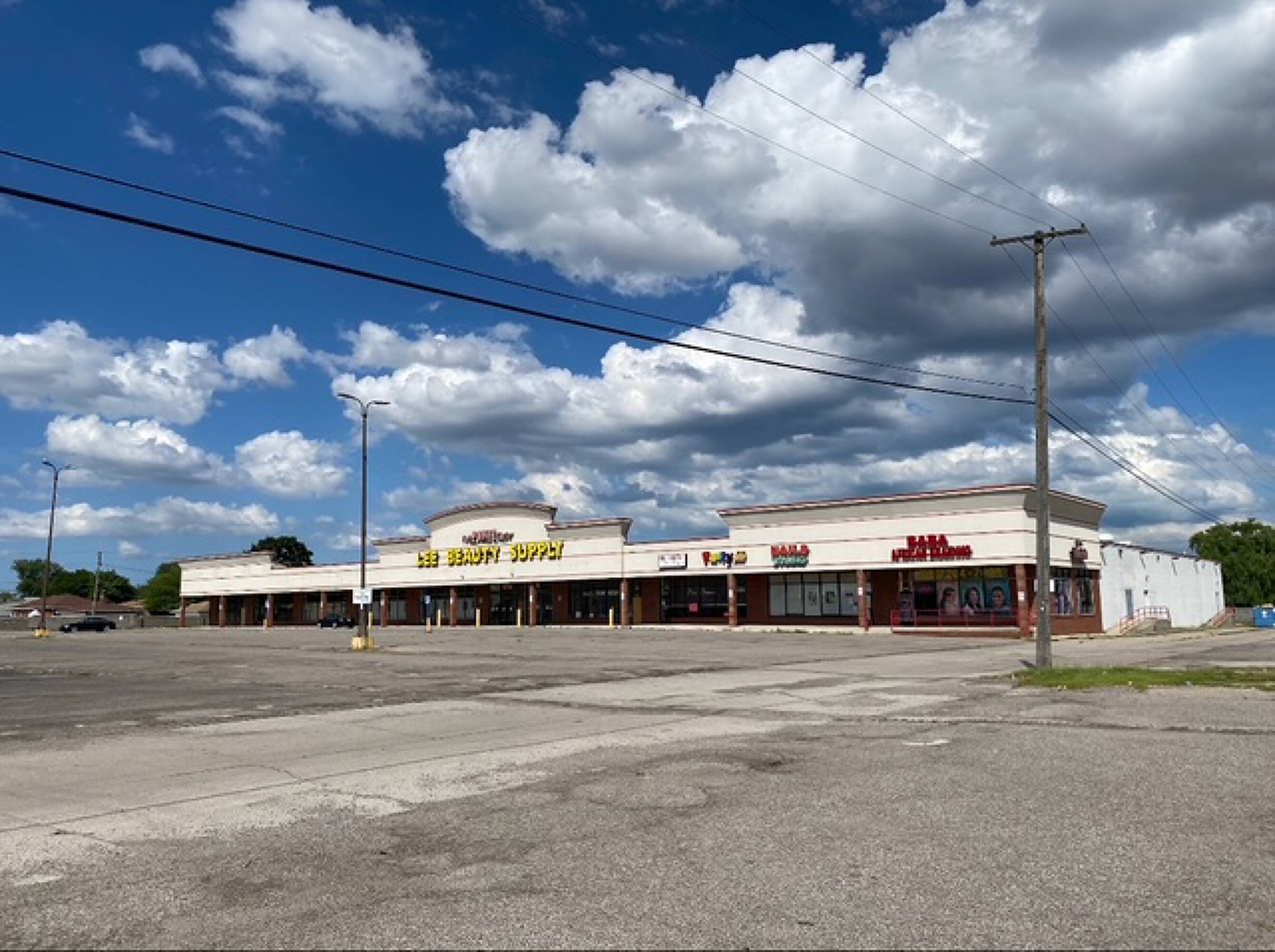 20880 Gratiot Ave, Eastpointe, MI 48021