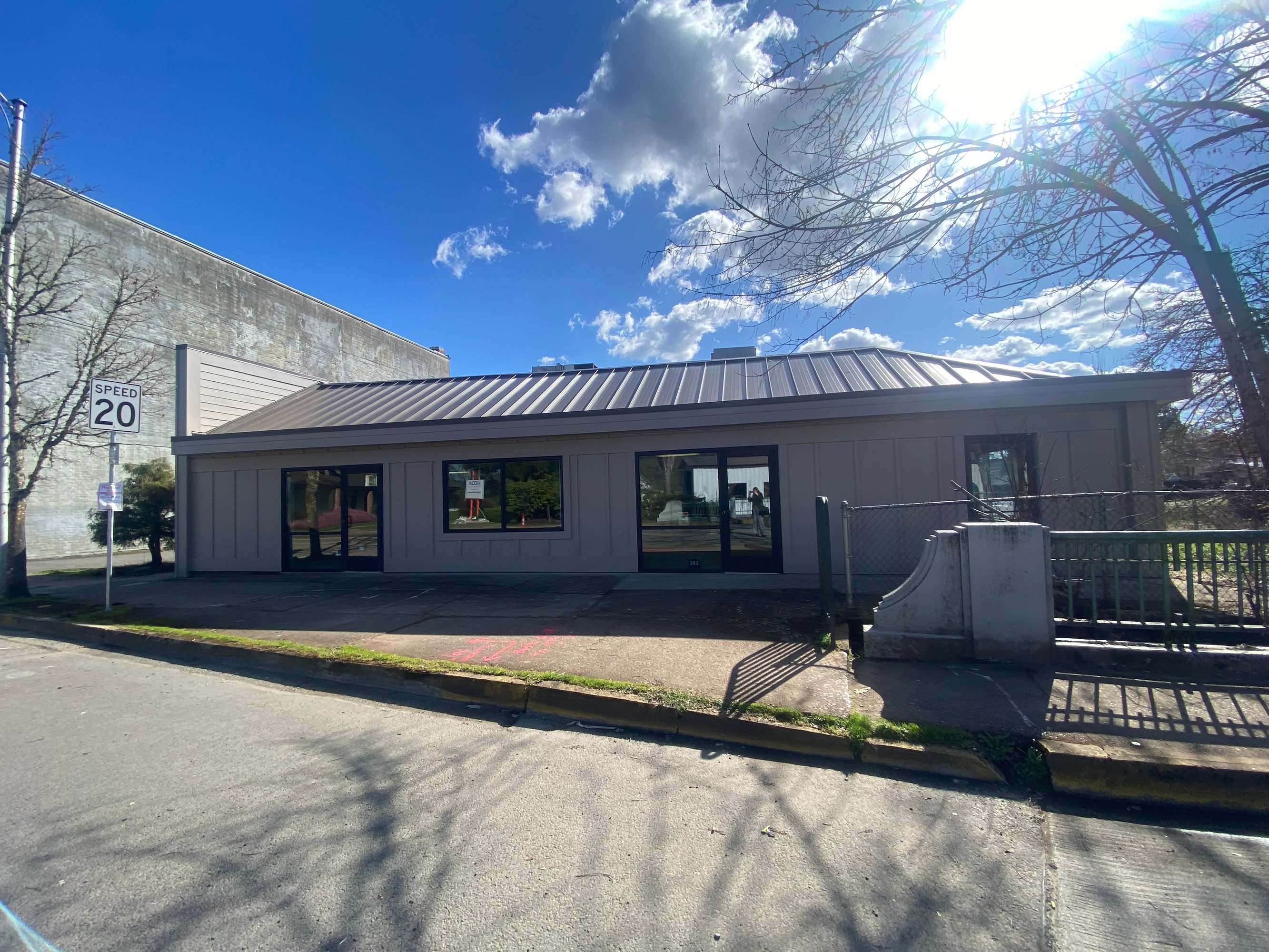 303 E Main St, Cottage Grove, OR 97424