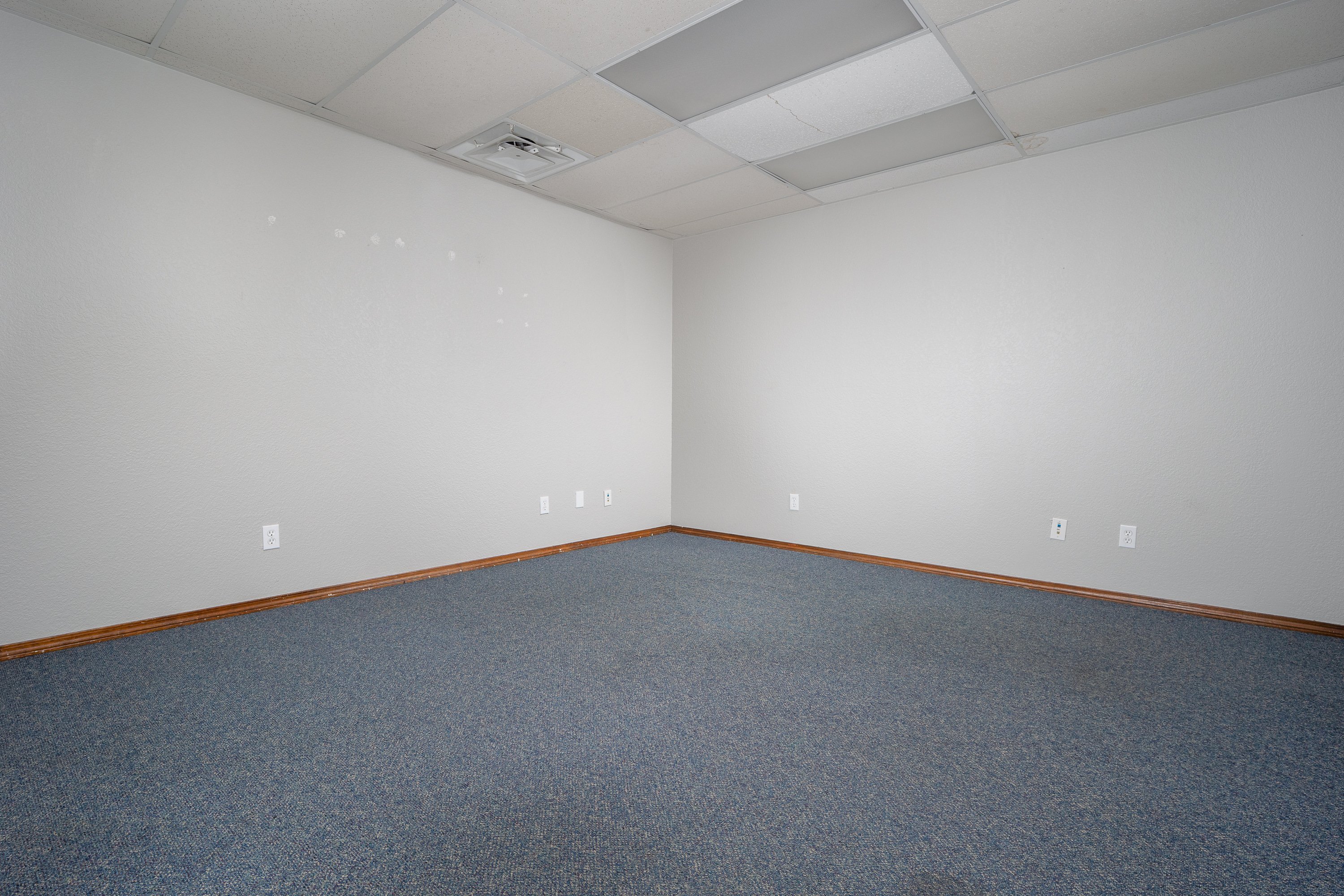 2799589