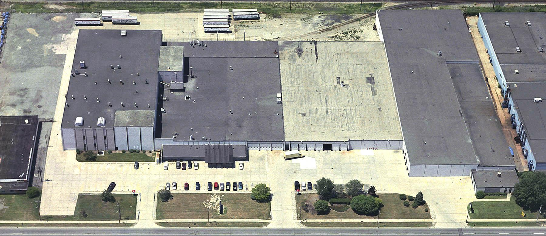26155 Groesbeck Hwy, Warren, MI 48089