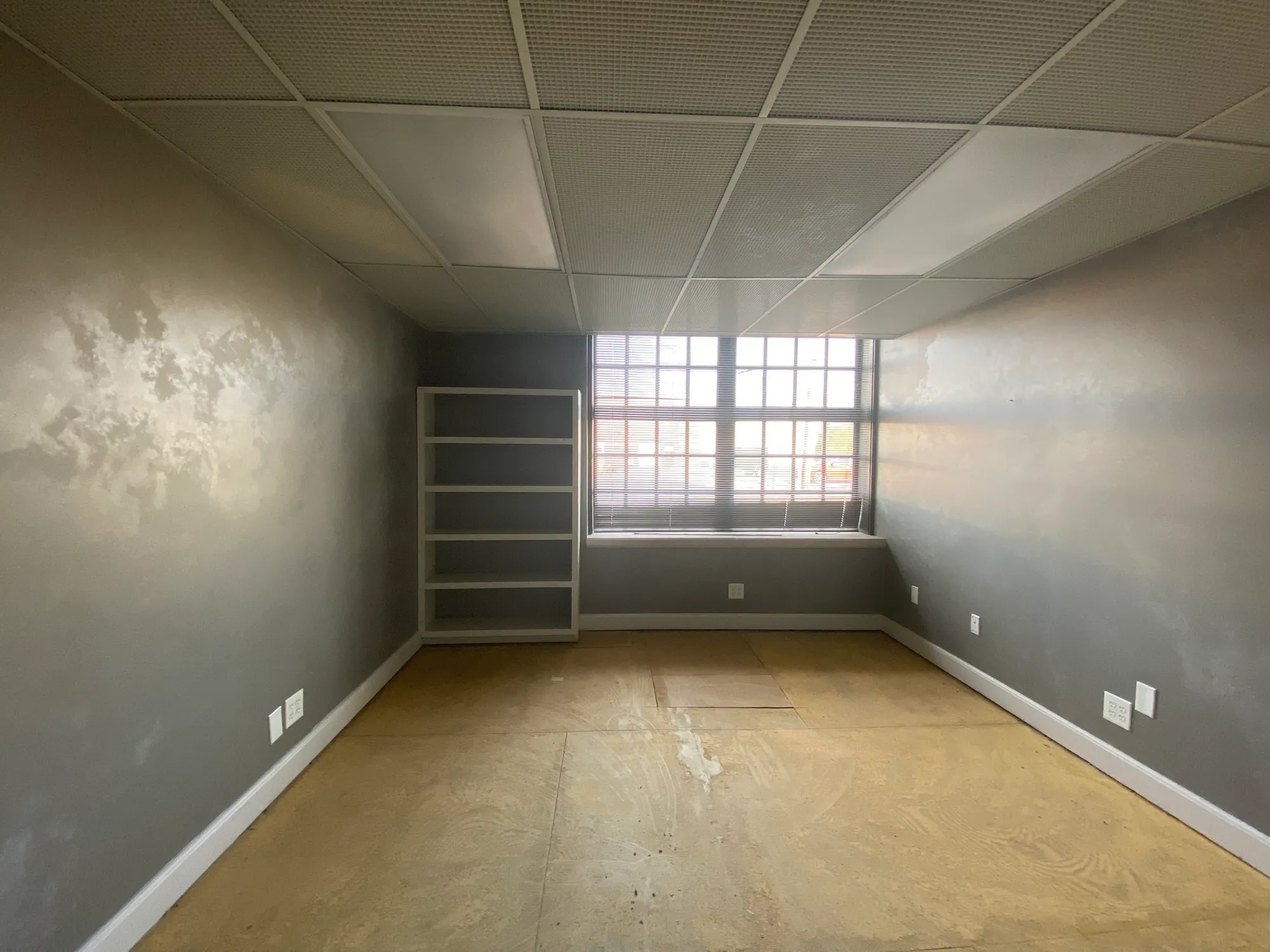 2591821