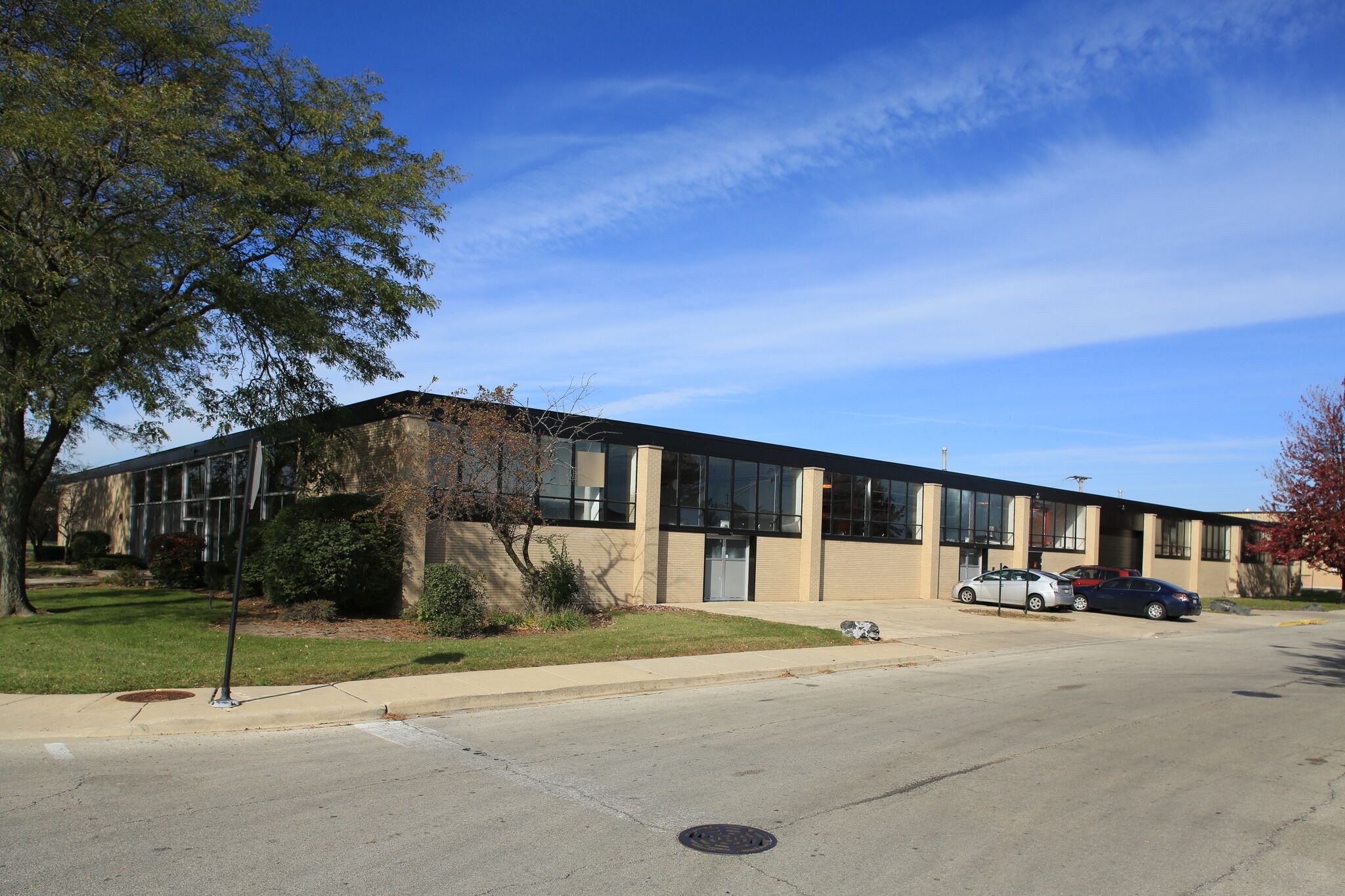 4242 W Bryn Mawr Ave, Chicago, IL 60646