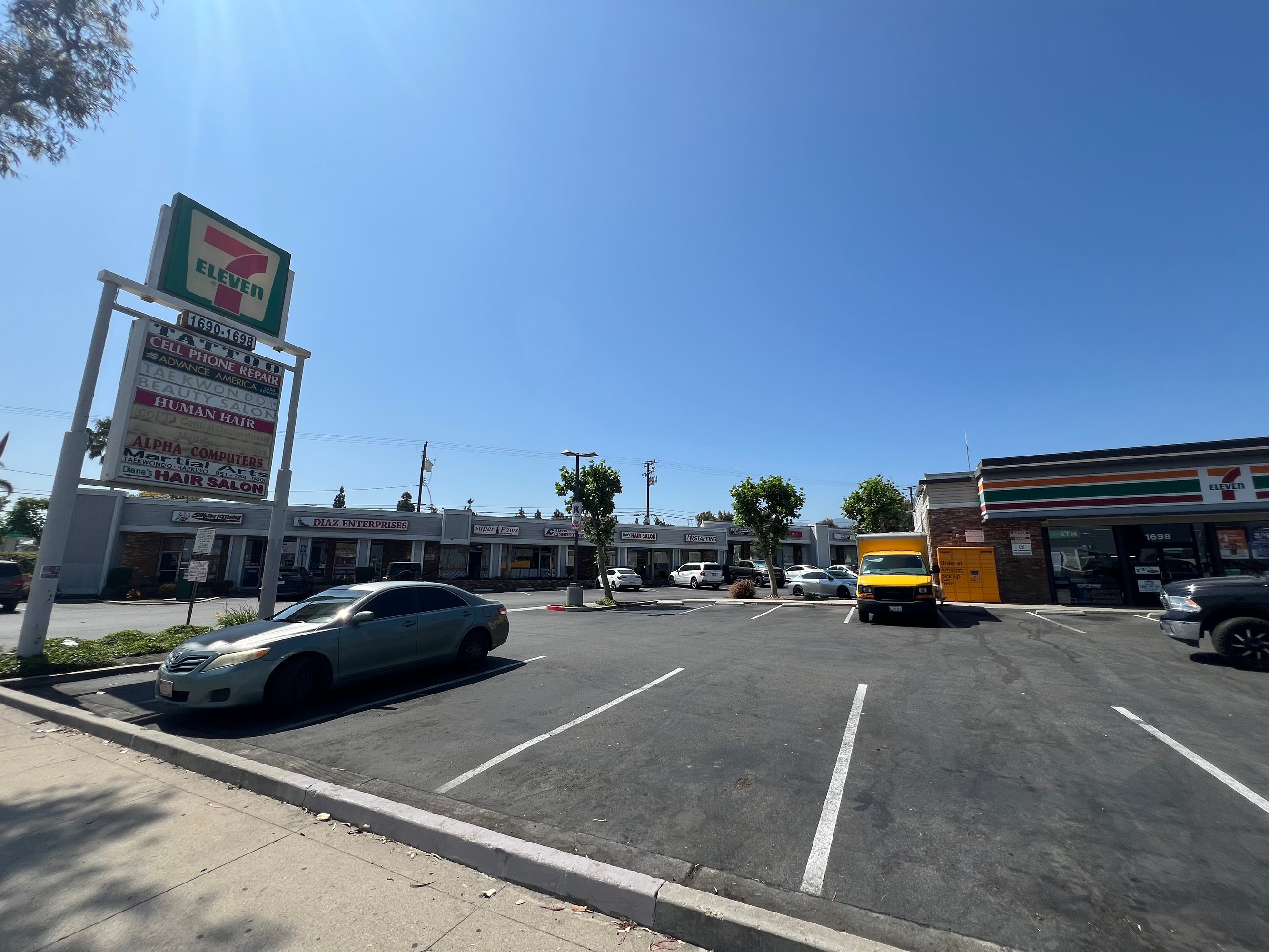 1690 W 6Th St, Corona, CA 92882