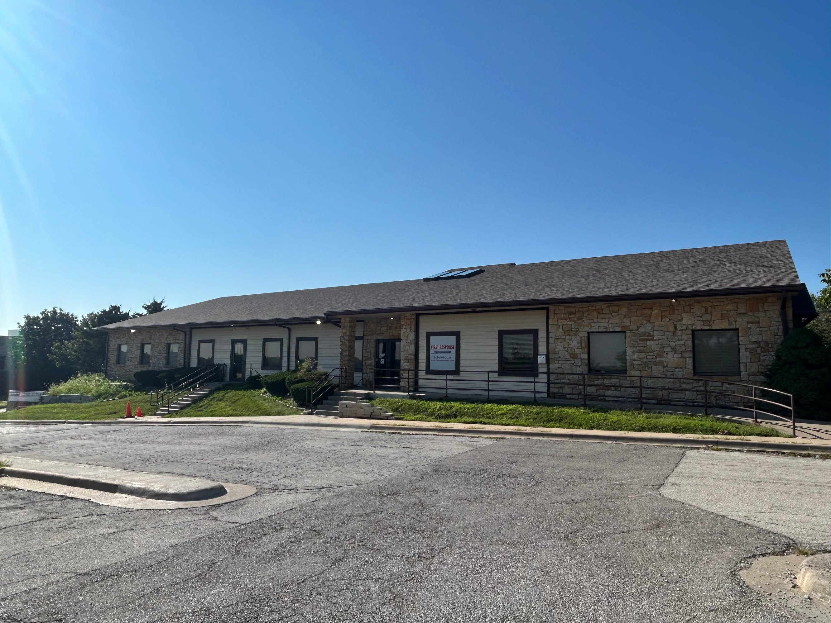 13480 S Arapaho Dr, Olathe, KS 66062