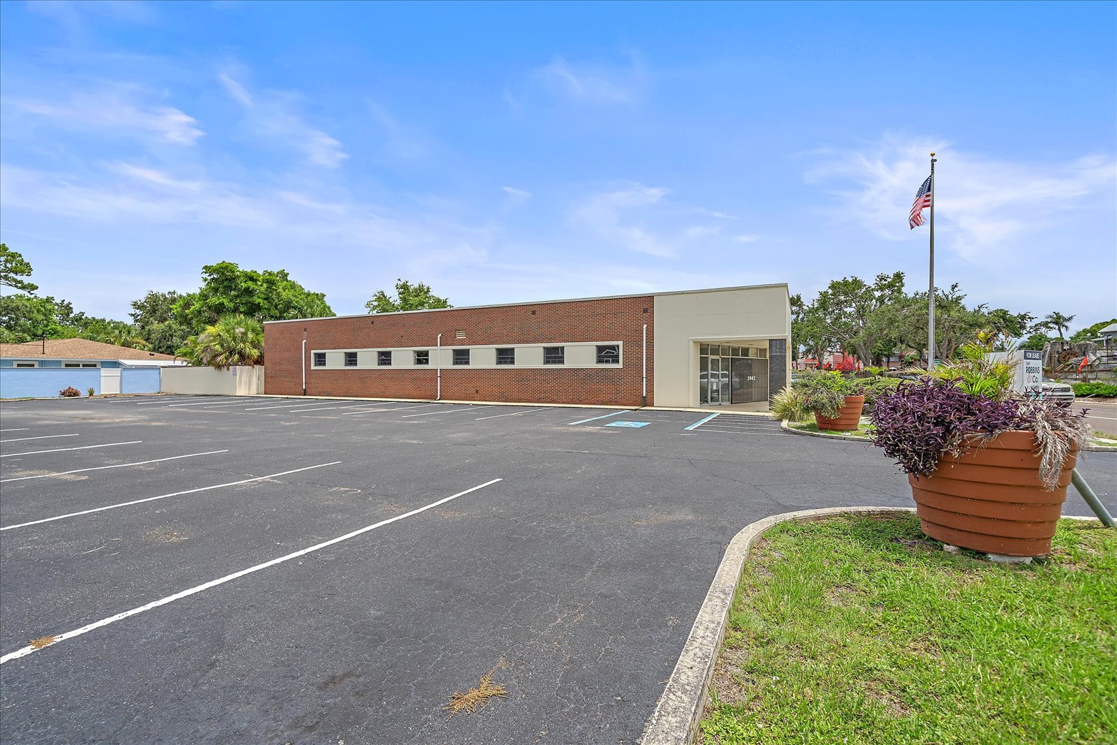 3942 N Tamiami Trl, Sarasota, FL 34234