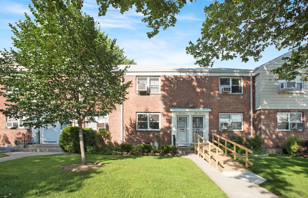 General Commercial Records in Oakland Gardens, NY | Crexi
